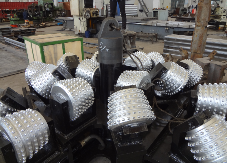 Mushukning jigarrang qobigi bor.