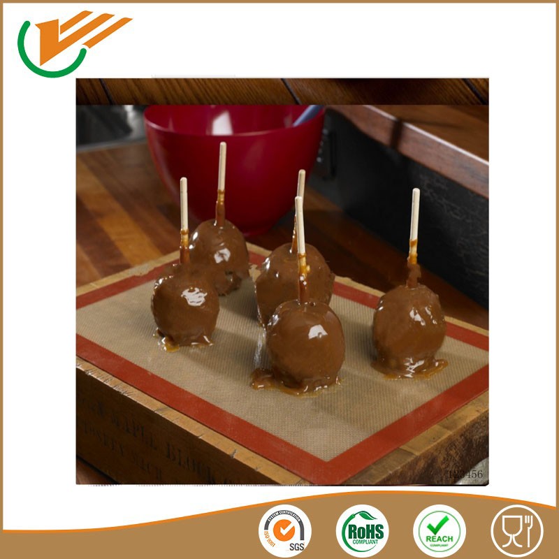 Hot sale heat resistant food grade LFGB Certificate washable silicone baking mat