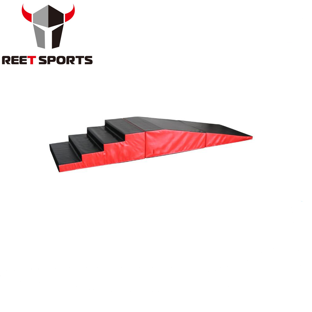 Комбинированный коврик для гимнастики с препятствиями