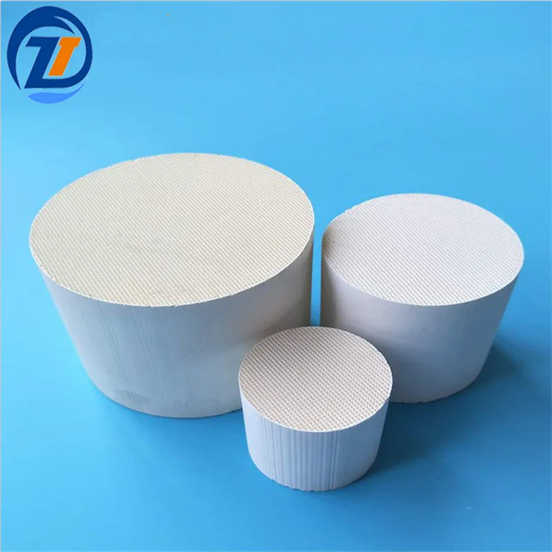 Cordierite honeycomb ceramic catalyst substrate for car exhaust gas purifier