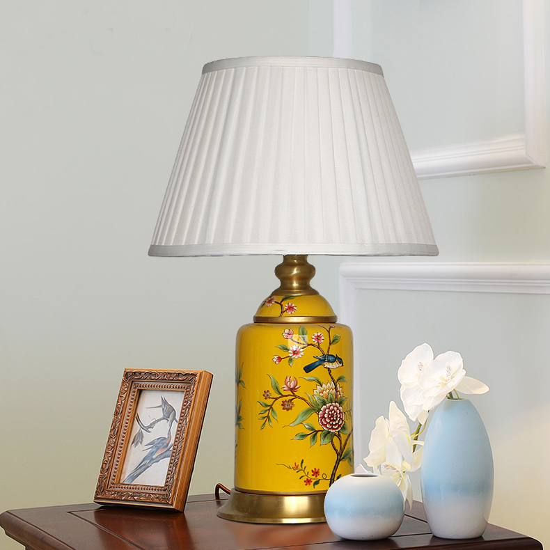 Jingdezhen wholesale Ceramic table lamp with bird painting for home decor on sofa side  porcelain lighting for bedside hotel