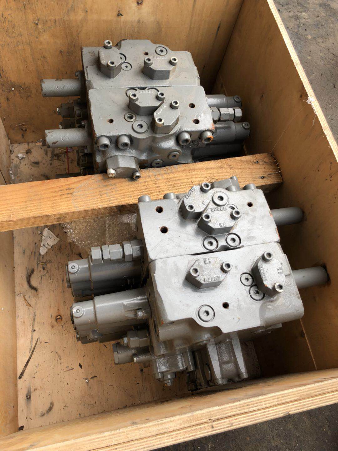 Excavator ZX200-3 ZX210-3 ZX240-3 Control Valve 4606144