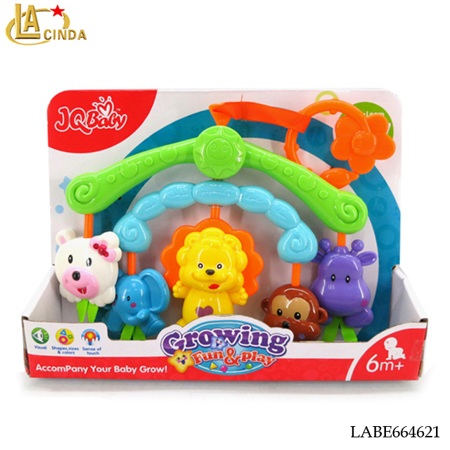 Популярный мультяшный Набор погремушек, мобильные игрушки, детский подарочный набор, пластиковые мобильные игрушки для малышей