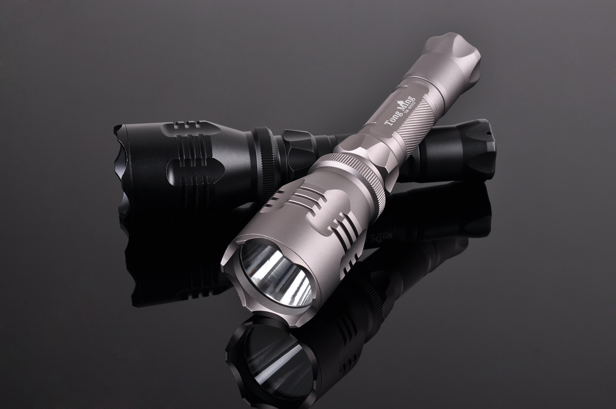 cree q5 战术铝 1*18650 电池长光束距离超级聚焦高亮手电筒 led 手