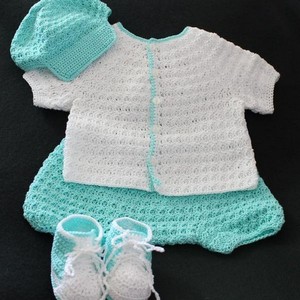 handmade woolen sweater design for baby girl