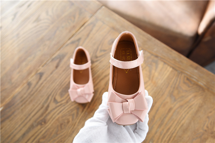 Детская кожаная модная повседневная обувь с бантом для девочек Удобная Корейская обувь для детей