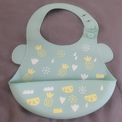 waterproof silicone bucket baby bib easily wipes clean