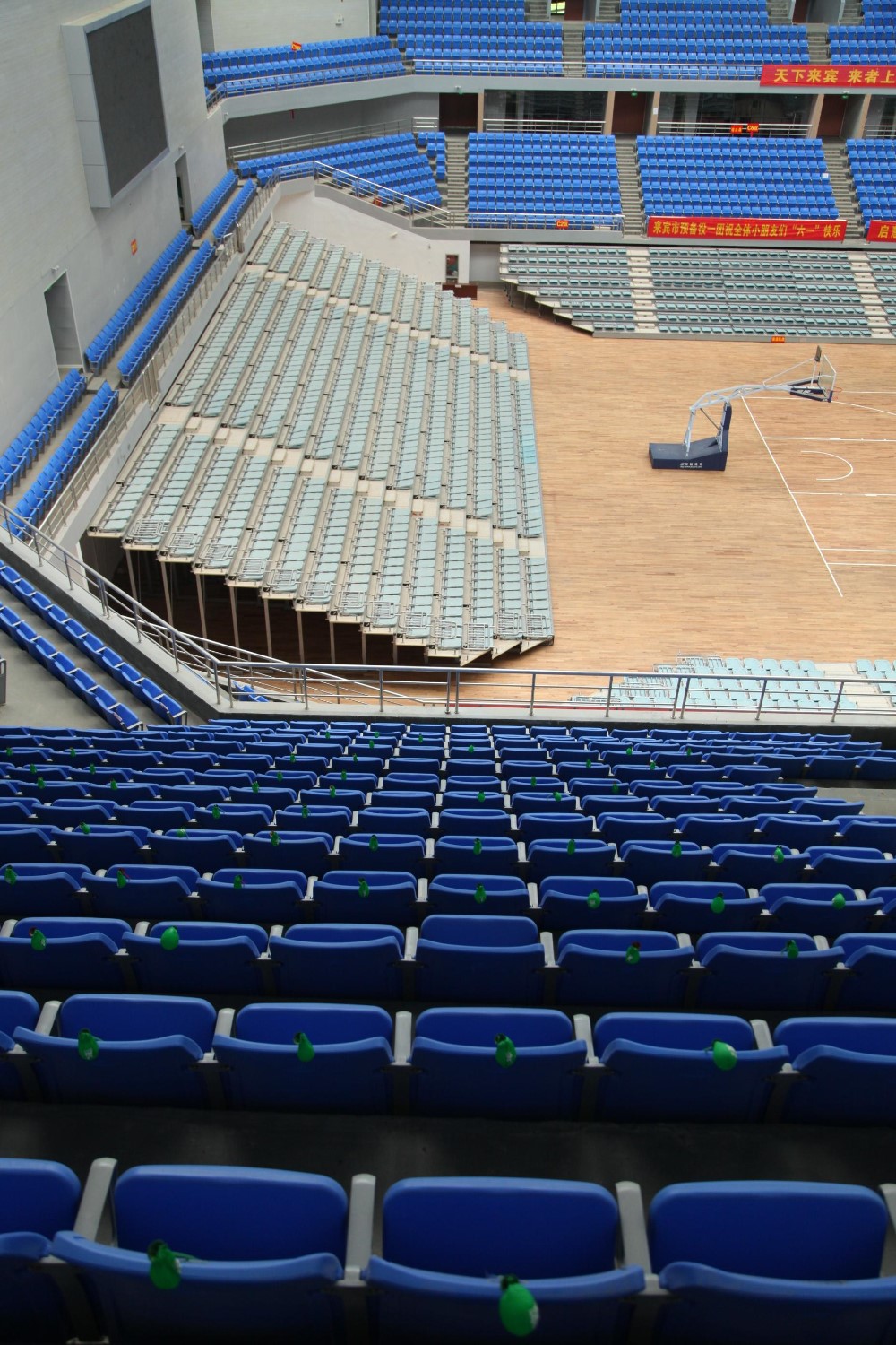 Раковое уф-упорное пластиковое место стадиона с алюминиевым стулом стойки