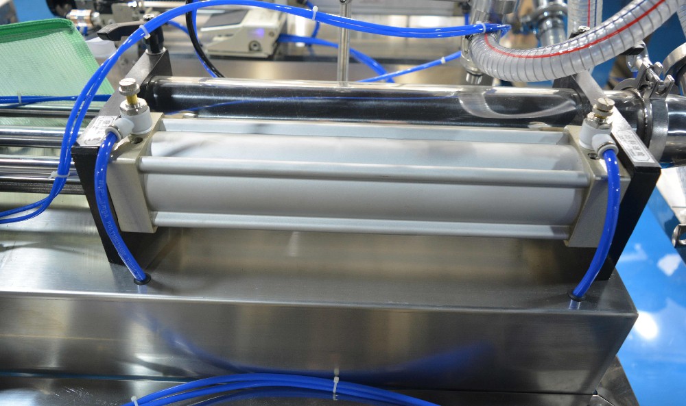 Small Sanitizer Gel Bottle Liquid Filling Machine Semi Automatic 0.75kw