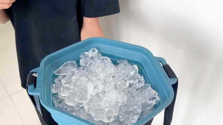 2024 Hot Selling Product Body Care Cold Plunge Accessories Outdoor Silicone Portable Ice Bath Shower with Cold Water