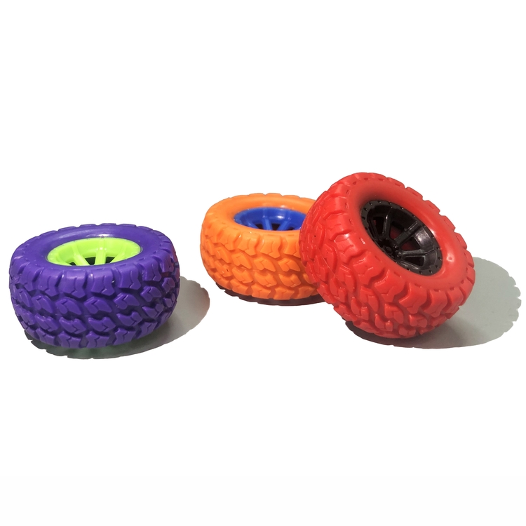 Игрушечные резиновые колесики 33 мм нового дизайна могут быть подогнаны в любом цвете для электромобилей и внедорожников