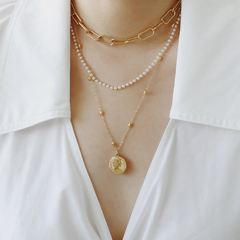 Personalized multi-layer diamond lock pendant necklace Fashion simple pearl necklace