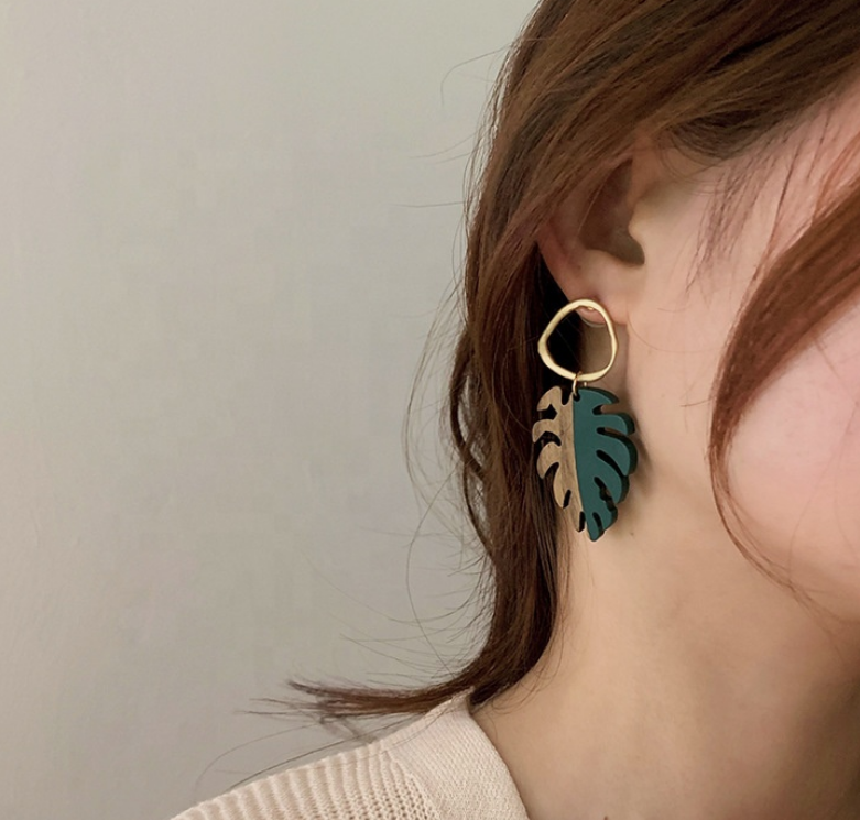 Fashion Statement Jewelry Resin Wooden Leaf Pendant Charms Gold Irregular Hoop Earrings For Women