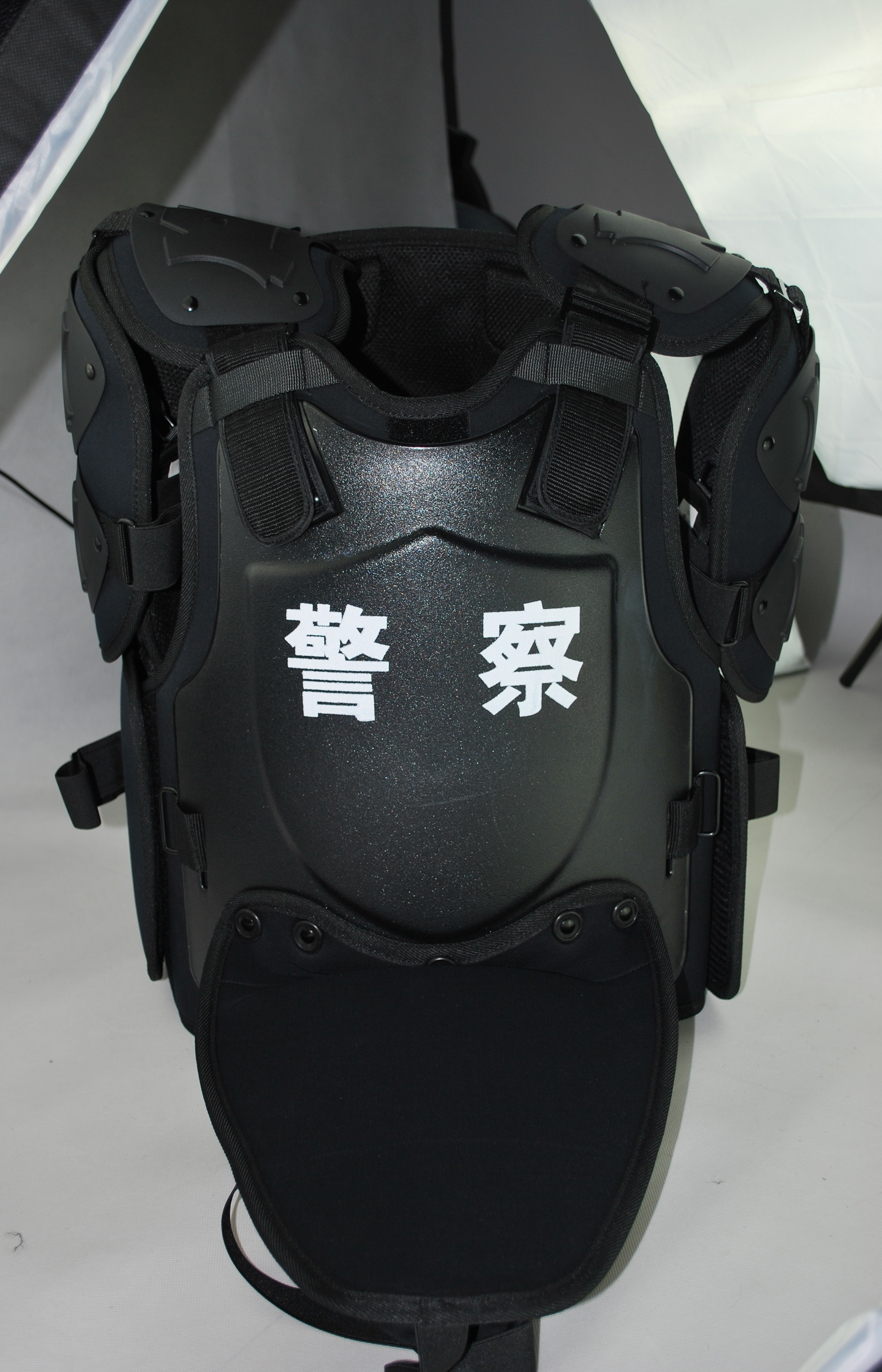 警察身体装甲防暴装备