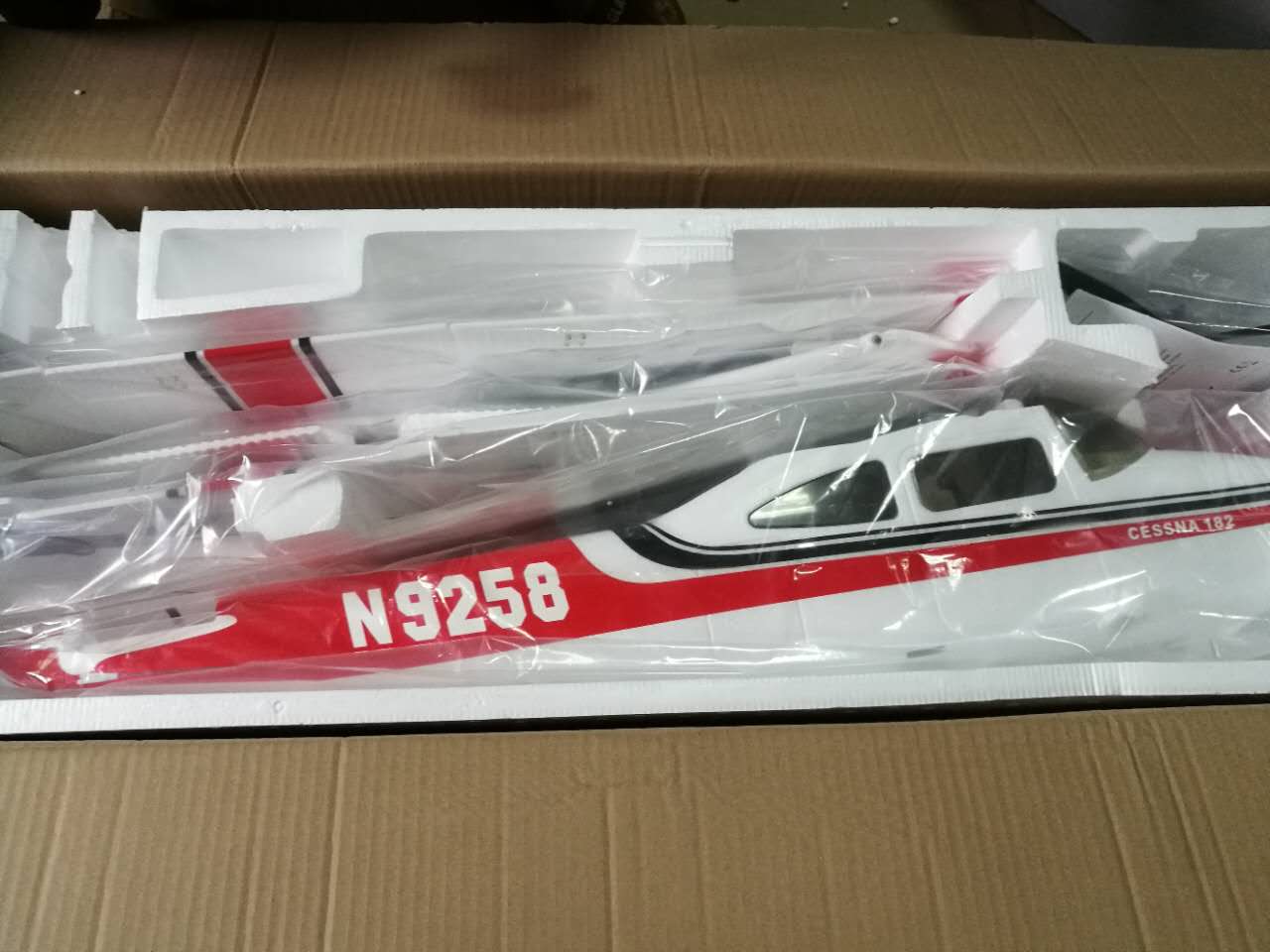 ART-TECH CESSNA182 ラジコン飛行機 Cessna 182 art tech class 500 - YouTube