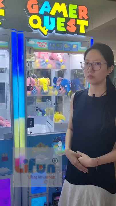 LIFUN Rainny Gamer Quest Crane Claw Machine - 5 Prize Lockers