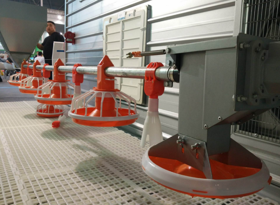 14/16 partitions Poultry Farm Equipment Plastic Chicken Feeders And Drinkers