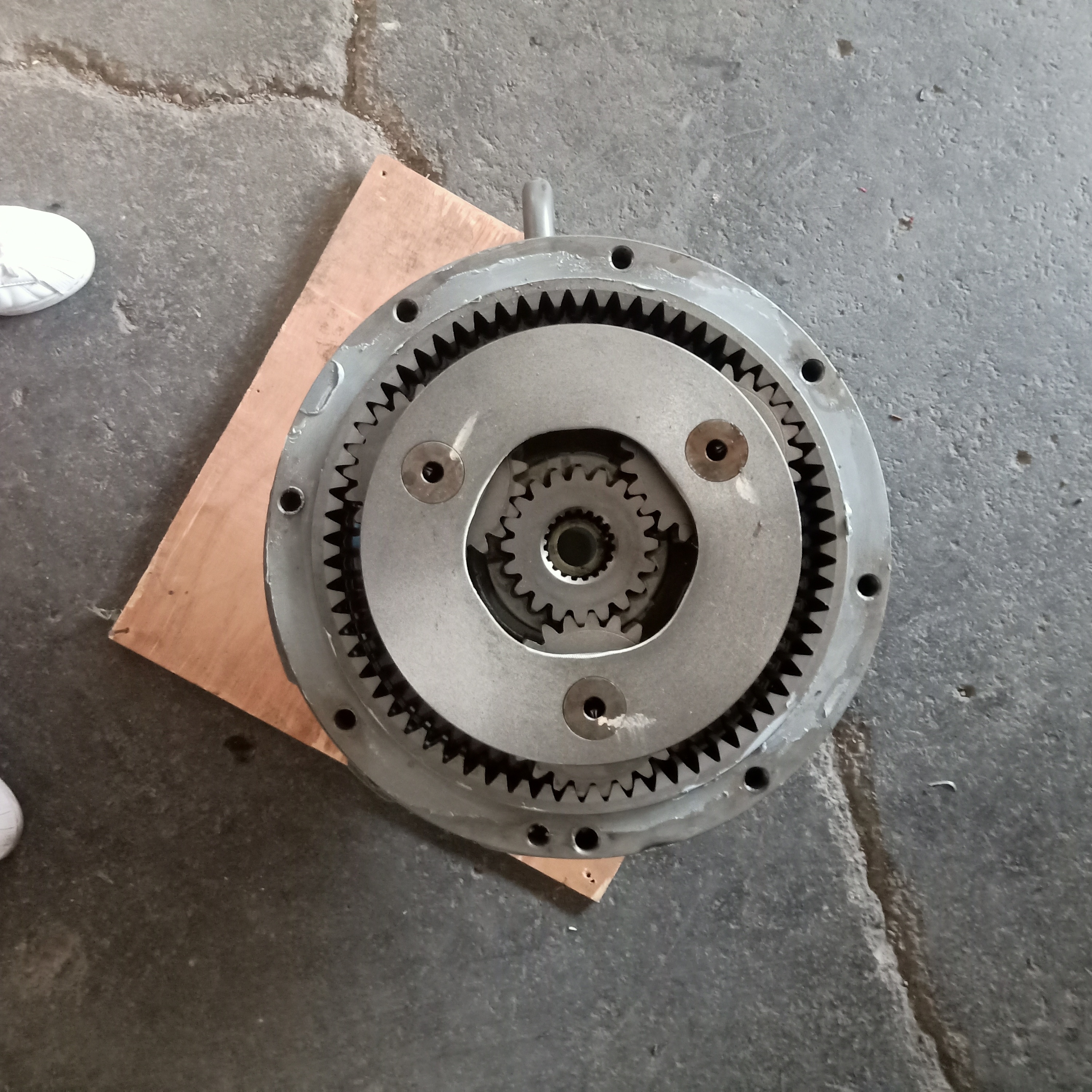 9060804 9262916 Swing Gearbox ZX200-3 - Hitachi Genuine Part