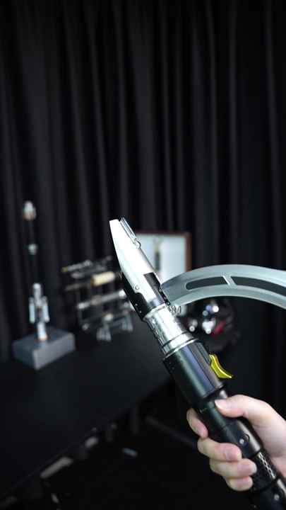 LGT Saberstudio Marrok Xenopixel Lightsaber - Smooth Swing