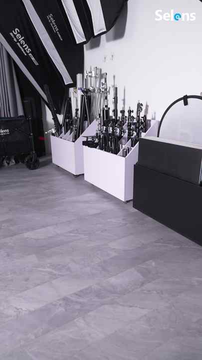 Removable 18-Compartment Studio Storage Box & Makeup Organizer