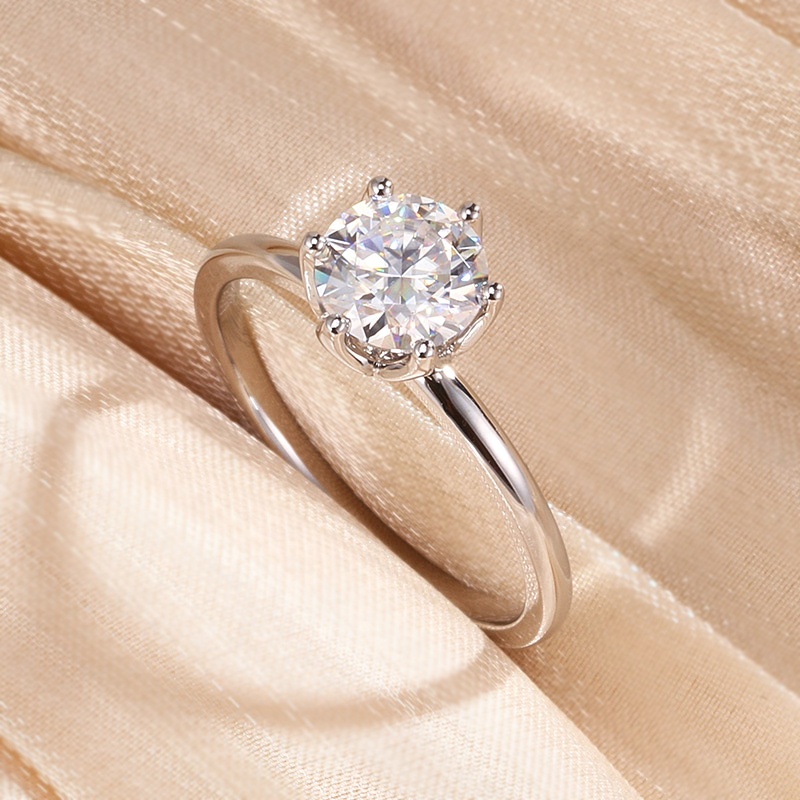 Classic 6 Claws 18K White Gold Ring D VS1 Lab Grown Diamond Engagement Ring for Woman with IGI Certificate