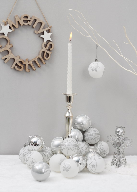 silver and white colour Christmas plastic ball ornaments