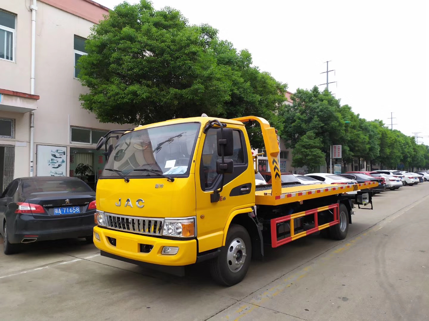 中国jac 4吨lightbar平板清障车拖车出售