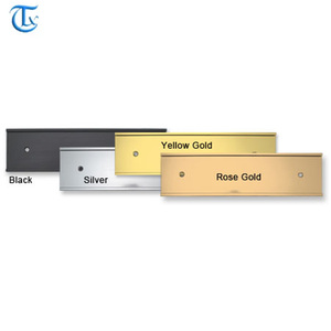 Ontdek de fabrikant Bureau Naamplaatje Houder van hoge Plating Oppervlak Zilver Desktop Naambordmetalen Tafel