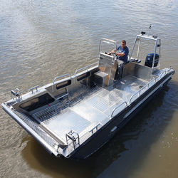 19ft fishing boat aluminum cruisers  landing craft side console rowing boat for sale