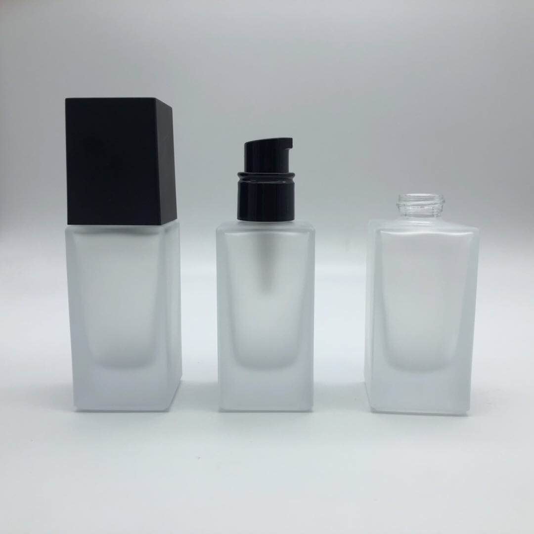 Luxury Square Empty Foundation Glass Lotion Bottles With Pump 15ml