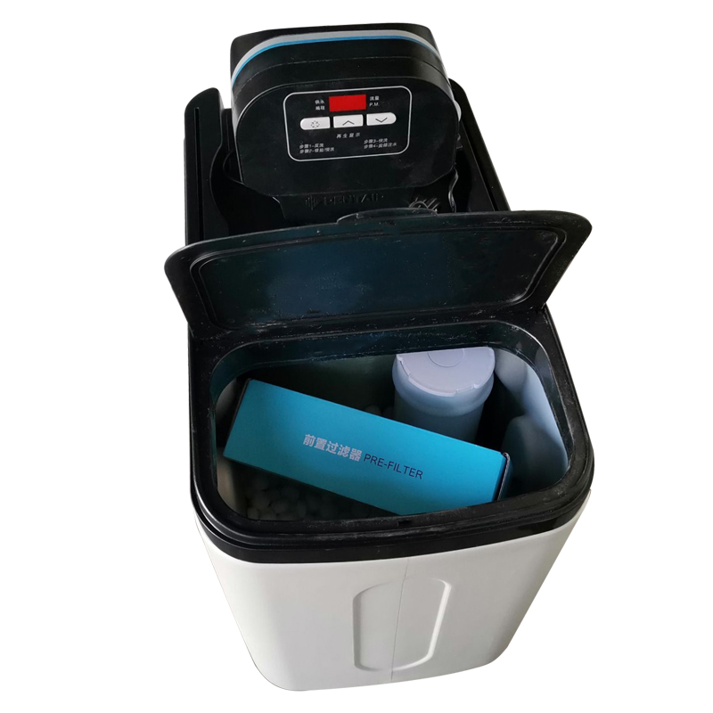 Домашний умягчитель воды с регулирующим клапаном и ионообменной смолой