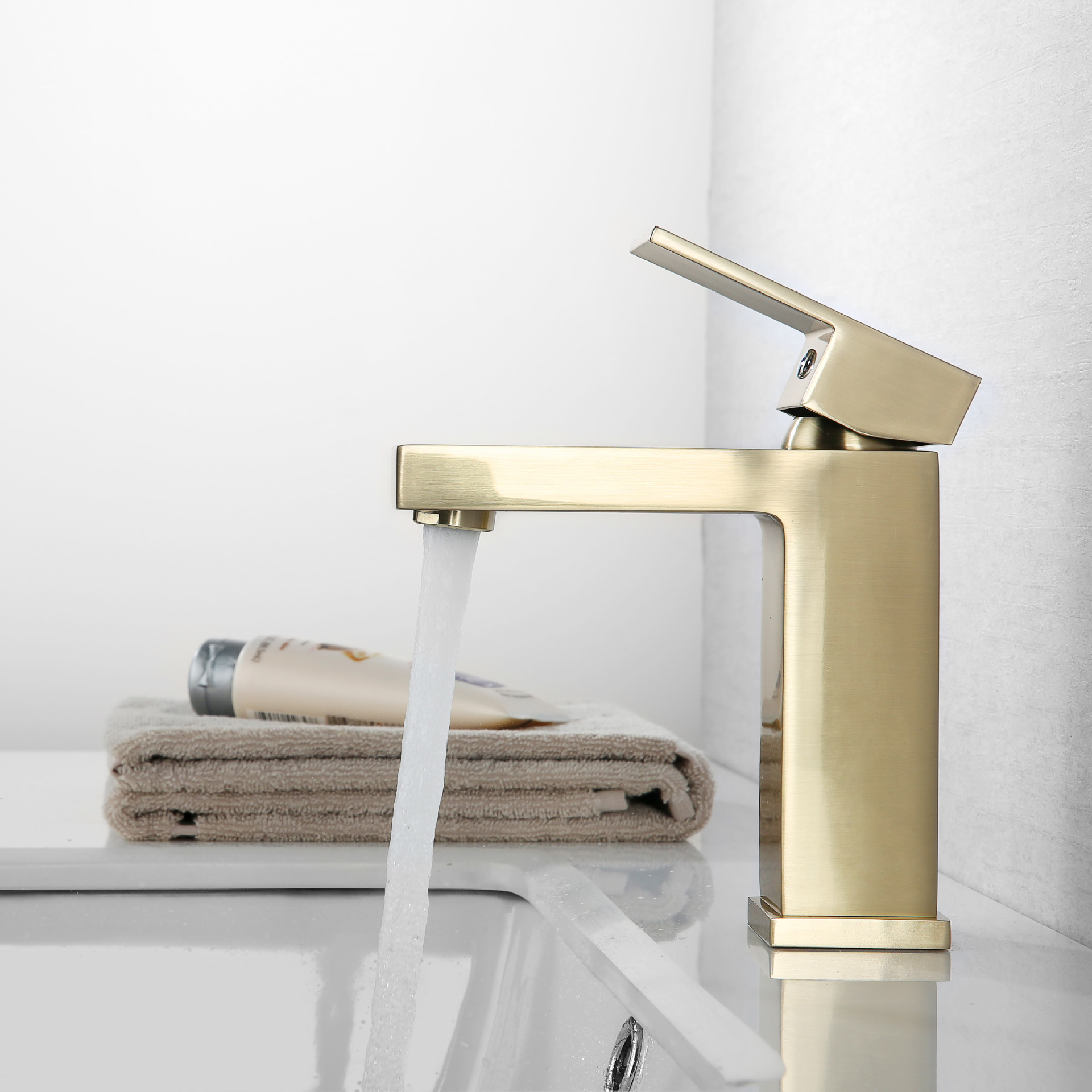 拉丝金浴室水龙头单把手盆龙头水龙头 - buy faucet,bathroom faucet