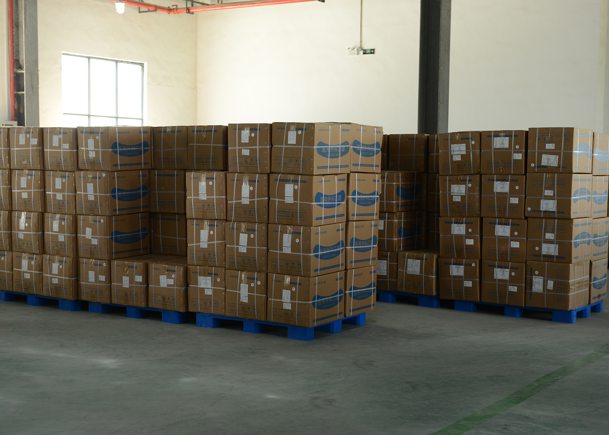 耳のループ ゴムが付いている黒く青い3つの層使い捨て可能なマスクの非編まれたマスク 0