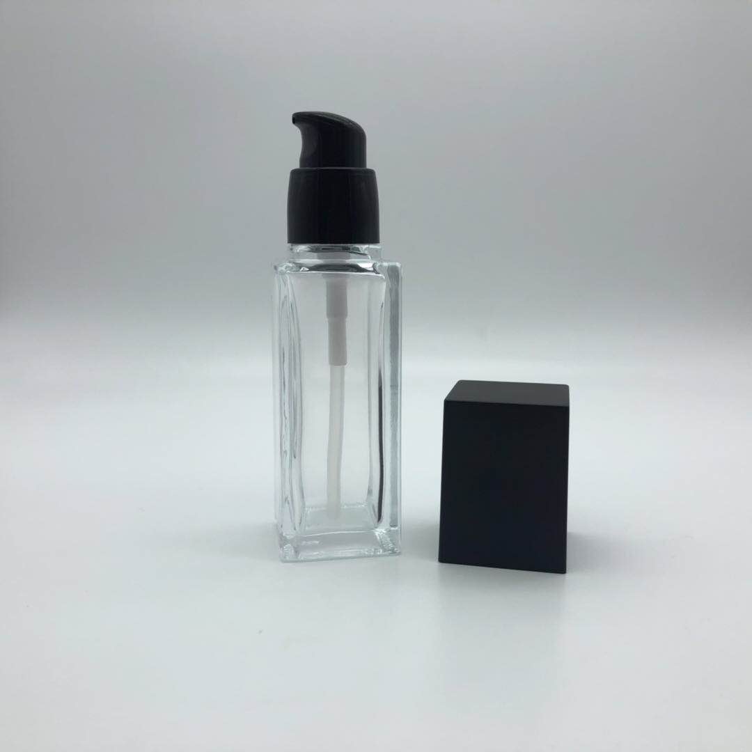 Luxury Square Empty Foundation Glass Lotion Bottles With Pump 15ml