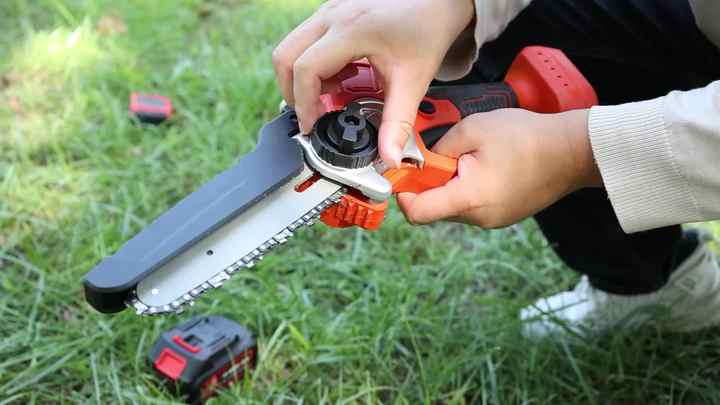 Rechargeable Cordless Brushless 8 Inch Mini Electric Battery Chainsaw ...