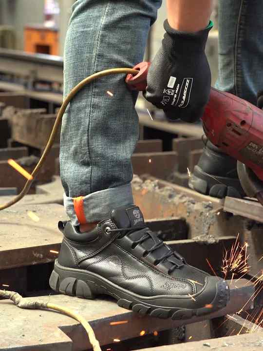 Men's Winter Work Shoes Safety Comfort Features