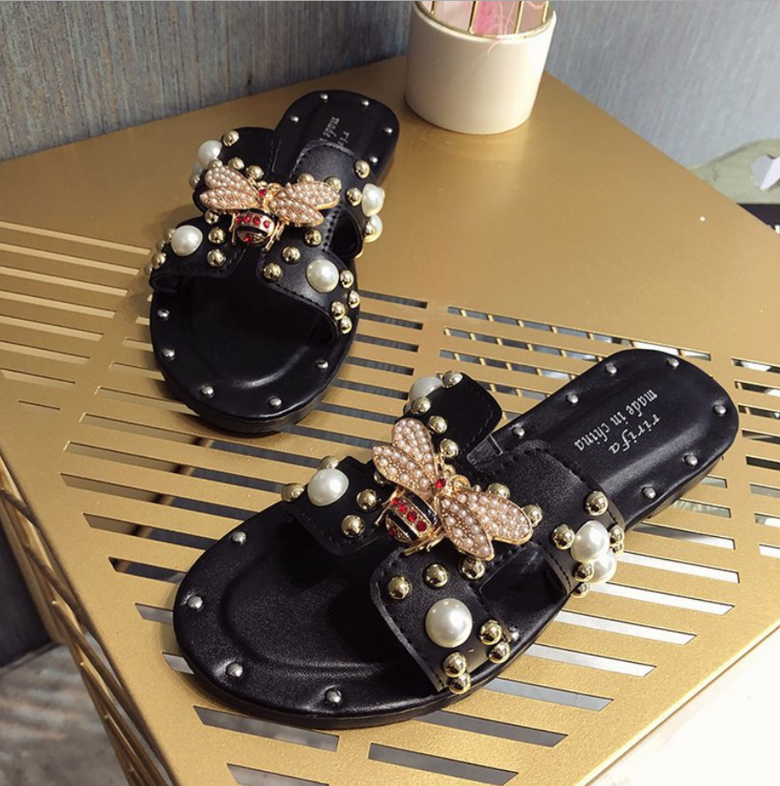 Женские уличные тапочки 2021, женские сандалии на плоской платформе с пчелиным жемчугом и заклепками, женские сандалии с двойным ремешком и яркими бриллиантами