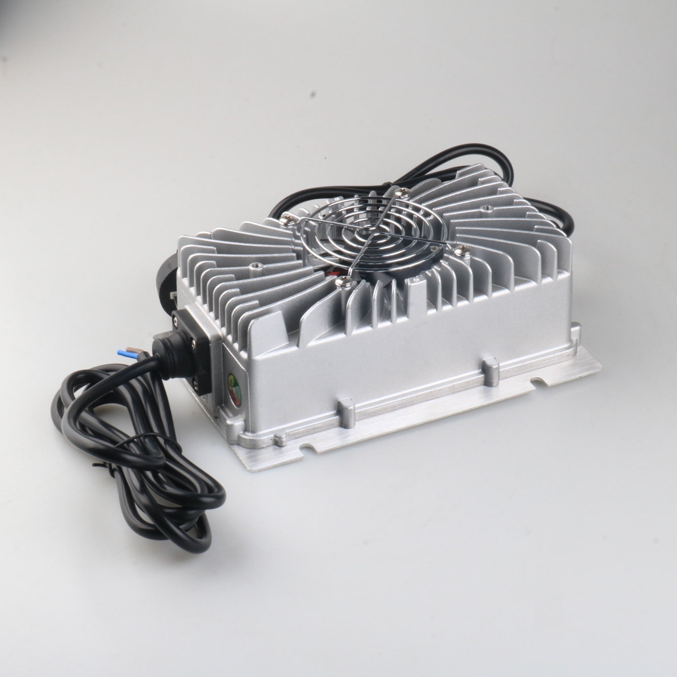 Индивидуальное водонепроницаемое зарядное устройство LNLEE Lifepo4 43,8 V 8A 10A с CE ROHS