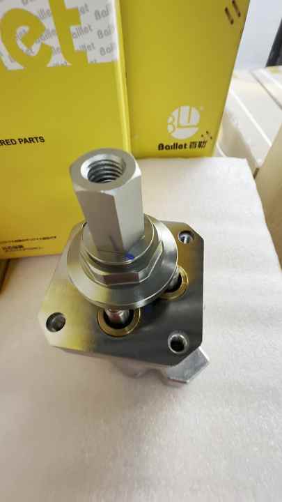 Baillet OEM Standard Zax-5G Joystick Pilot Valve YB60000571 9226367 ...