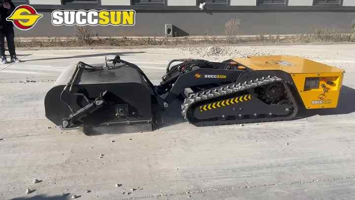 Gambar Loader Operating Remote Remote Control of Small Skid Steer Loaders Mini Wireless Remote ...