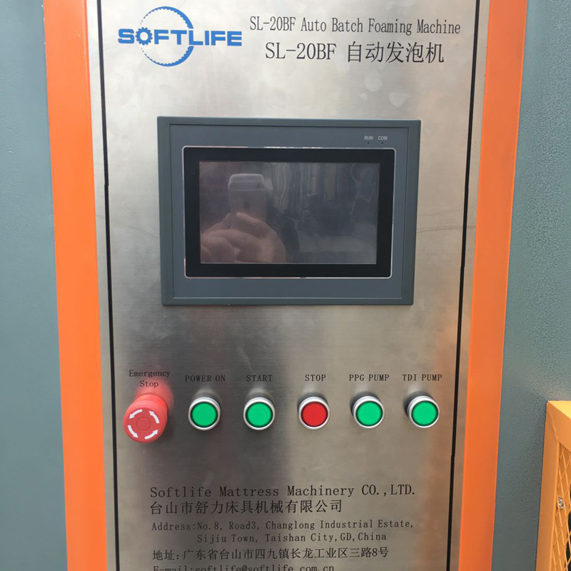 Sourcing aliba ba com instaló una máquina de espuma automática integrada de fácil operación y mantenimiento