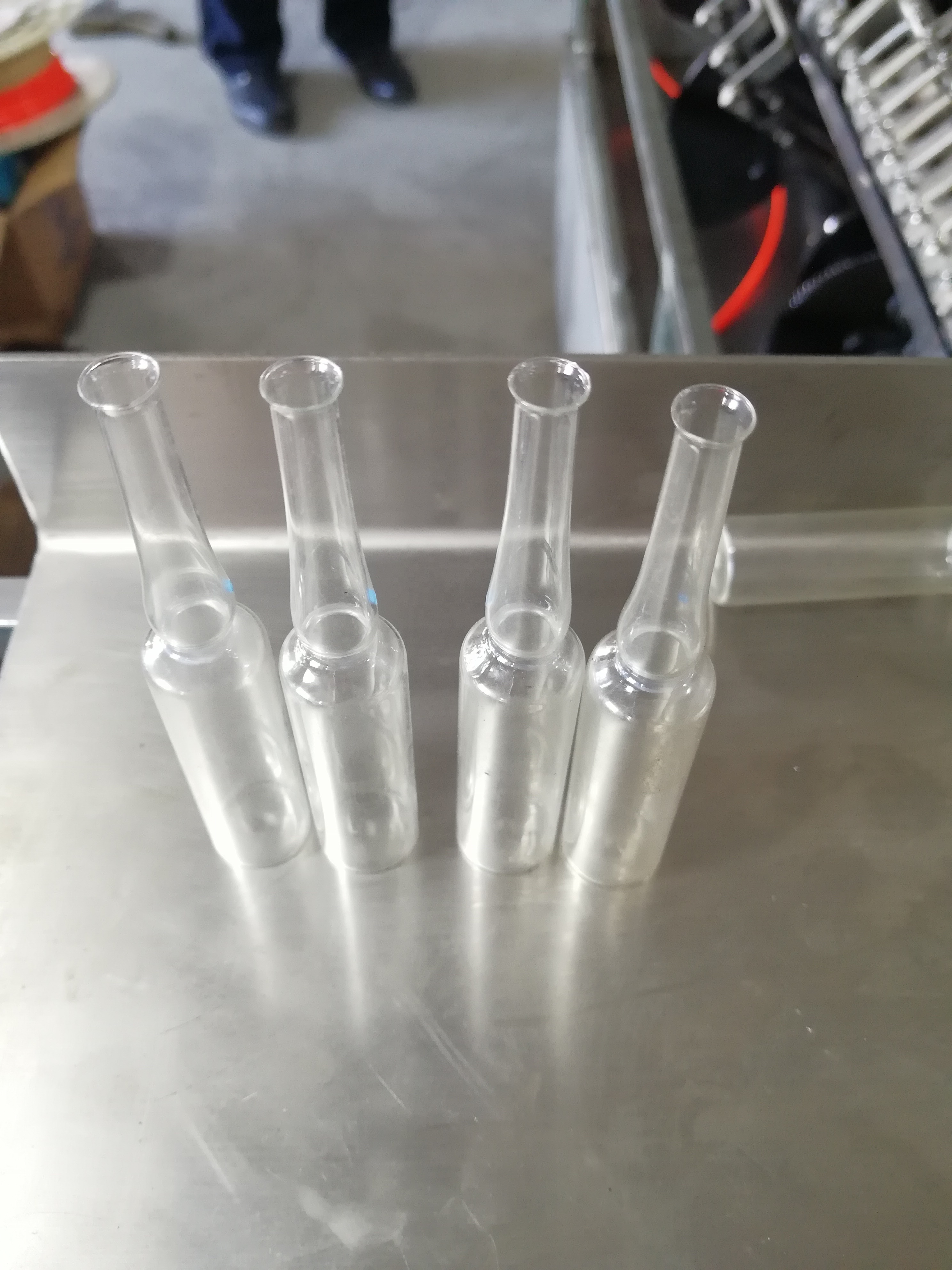 Автоматическая стеклянная машина для наполнения и запайки ампул с 4 соплами