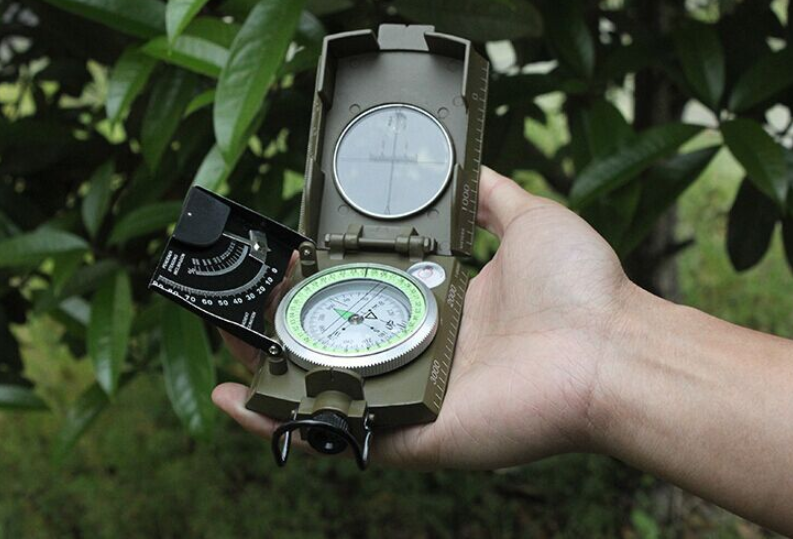 军用k4074美国图案户外野营地质罗盘多功能等级渐变发光罗盘梯度