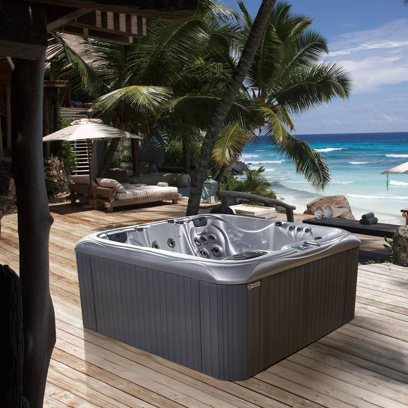 4 人水疗按摩浴缸