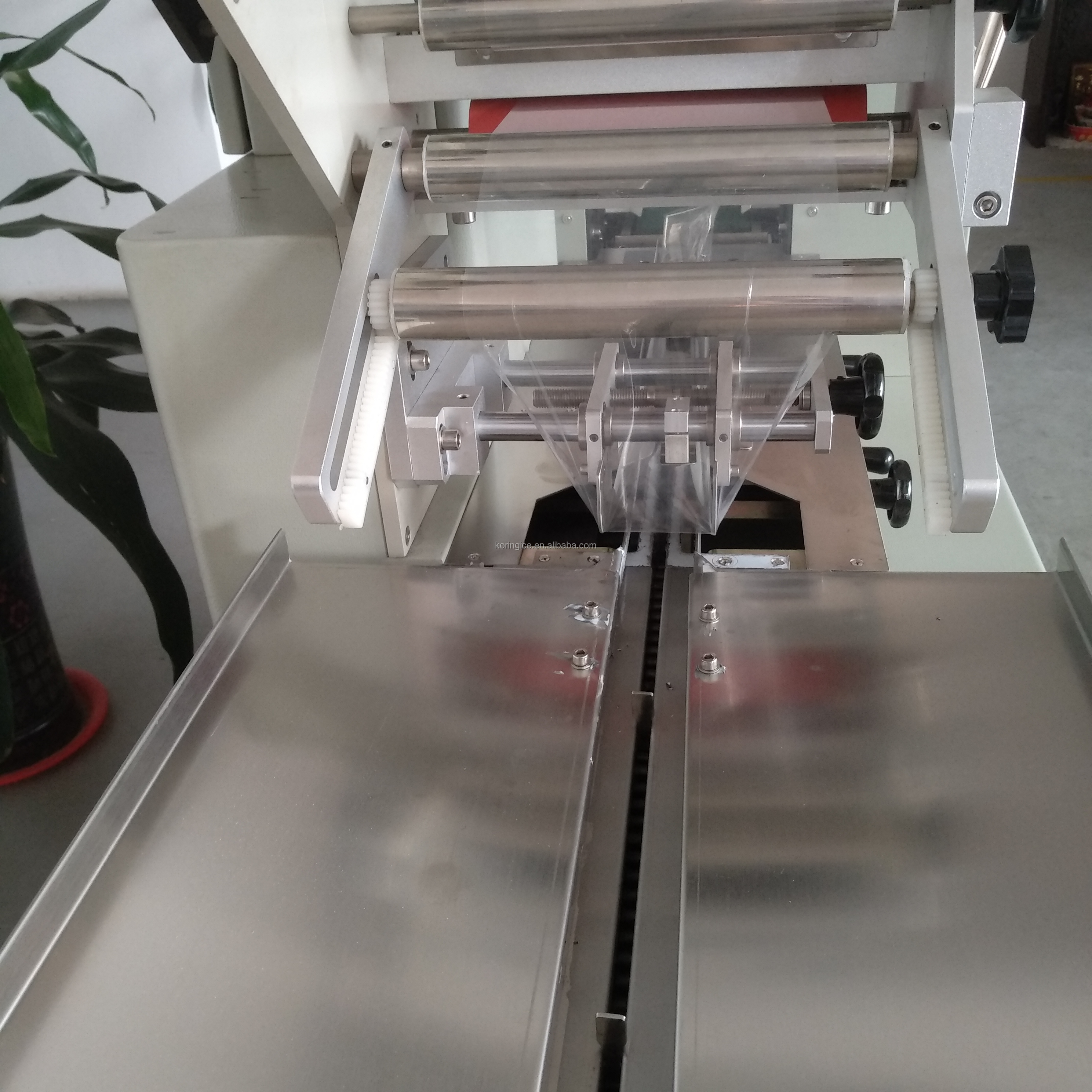 ce卧式管道枕袋自动冰冰冰棒包装机/流饼干包装机/枕式包装机