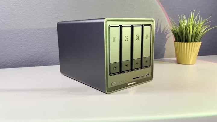 UGREEN Nasync DXP4800 Plus - 4 Bay Desktop NAS with Intel Pentium