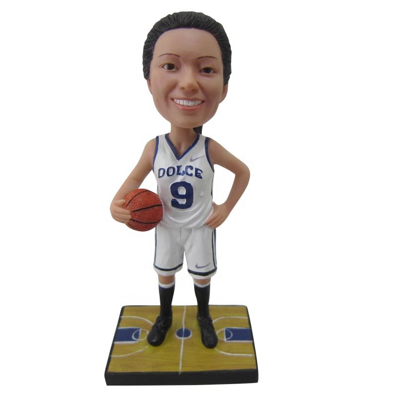 Sports figures. Bobbleheads спорт. Фигурки из бумаги волейбол. Человек пырагет фигурки спорт. Кукла Боббл хед.