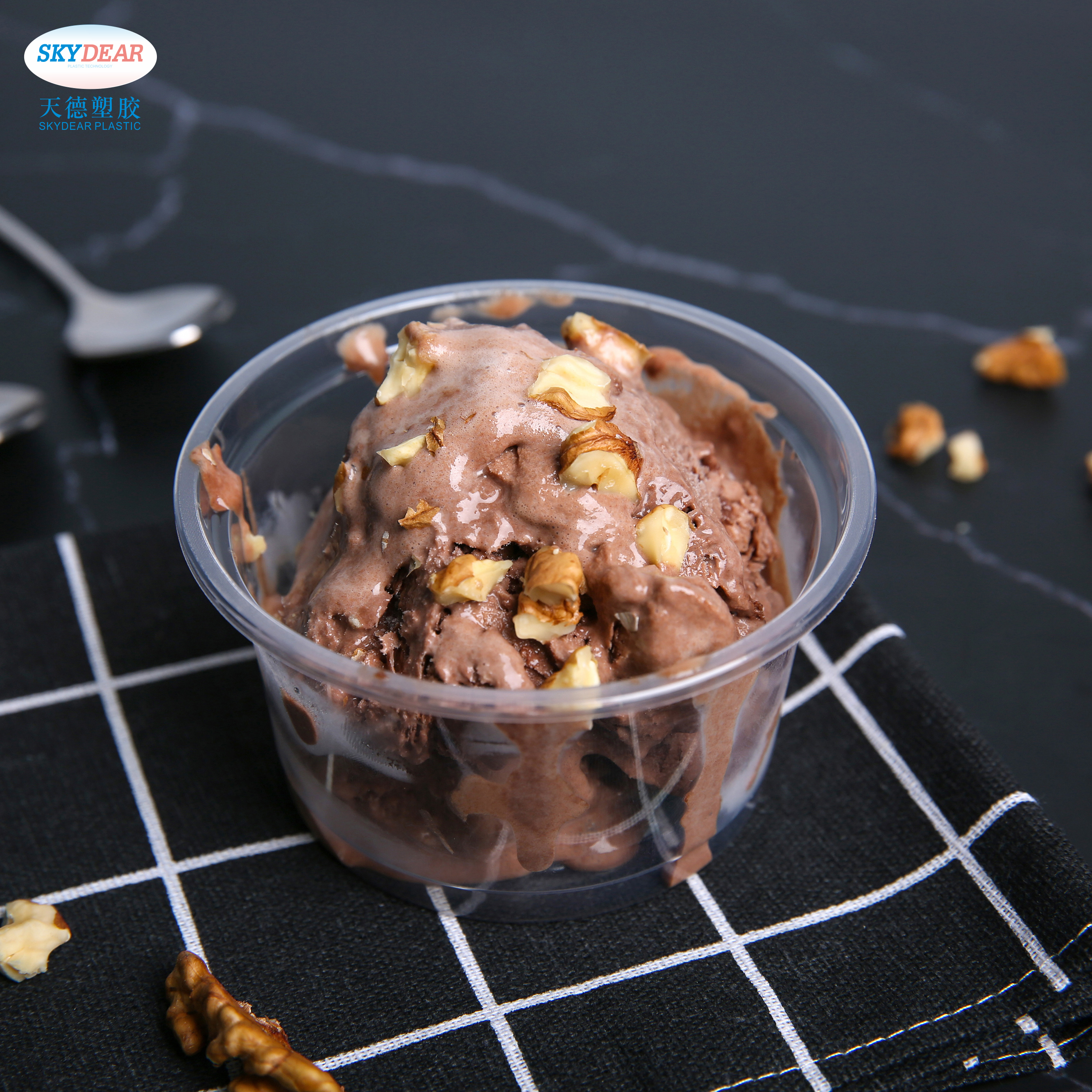 Полипропиленовая прозрачная пластиковая чашка для мороженого с принтом на заказ, Детская упаковка для напитков с купольной крышкой, цена производителя