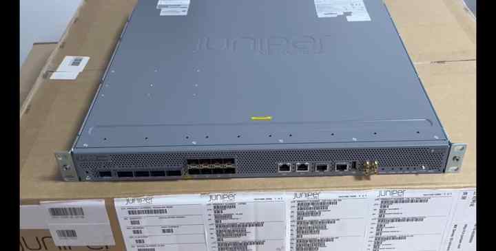Juniper MX304-PREM Routers - Efficient, Power-Constrained Solutions