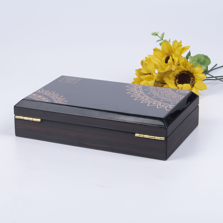 KSA Jeddah season MC packaging Custom Logo Luxury Printed Recyclable Rectangular Wooden Display Box for Chocolate